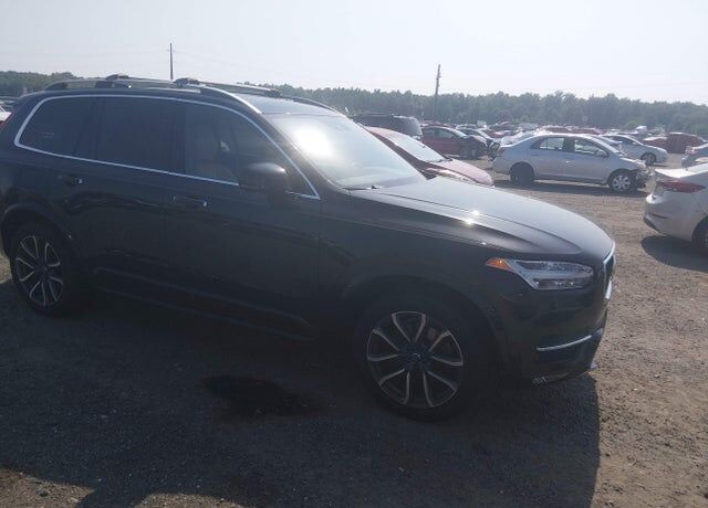 2017 VOLVO XC90