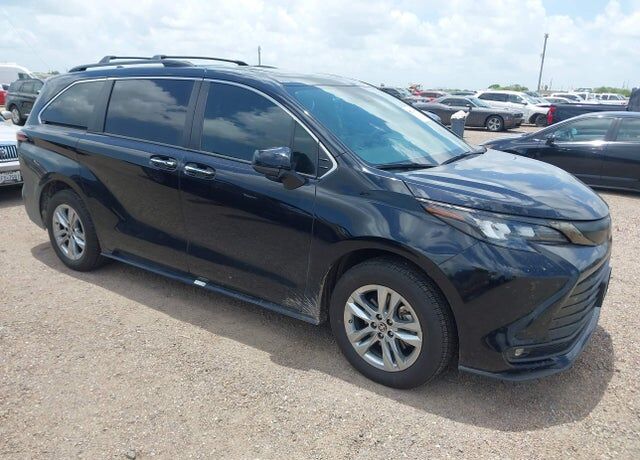 2023 TOYOTA Sienna