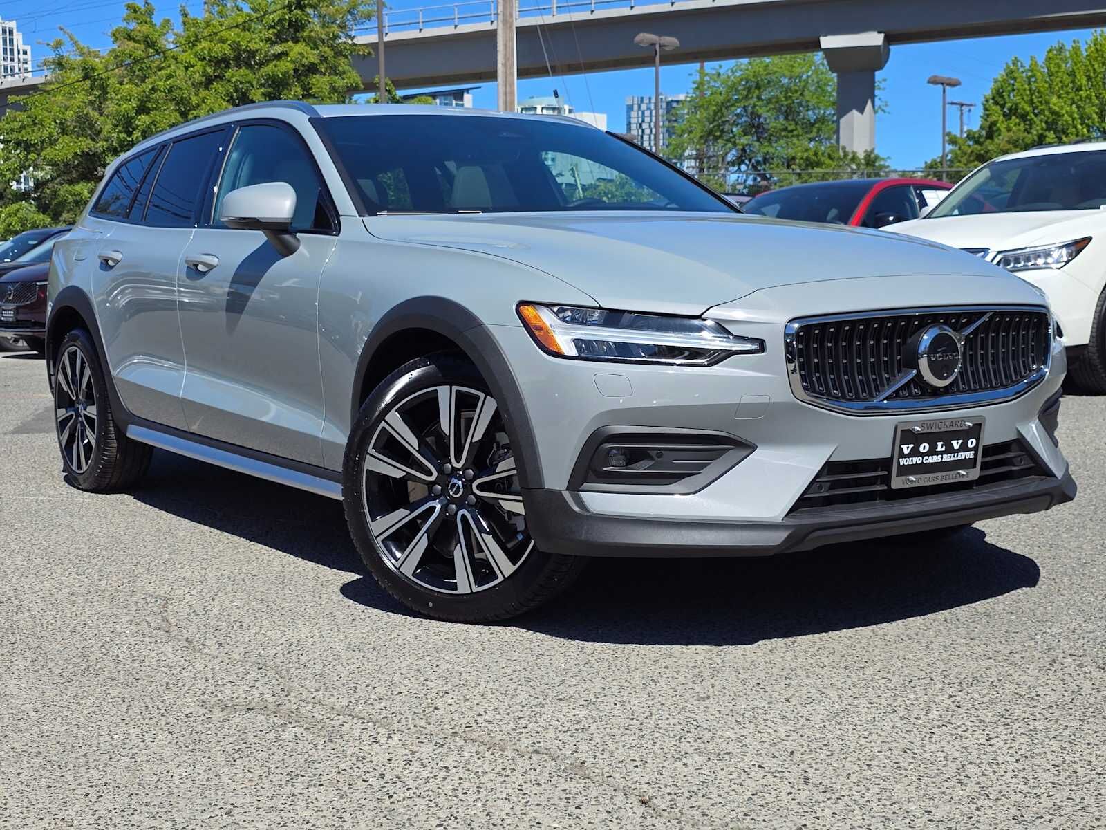 2026 VOLVO V60CC