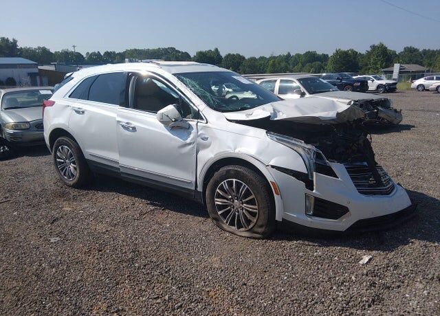2017 CADILLAC XT5