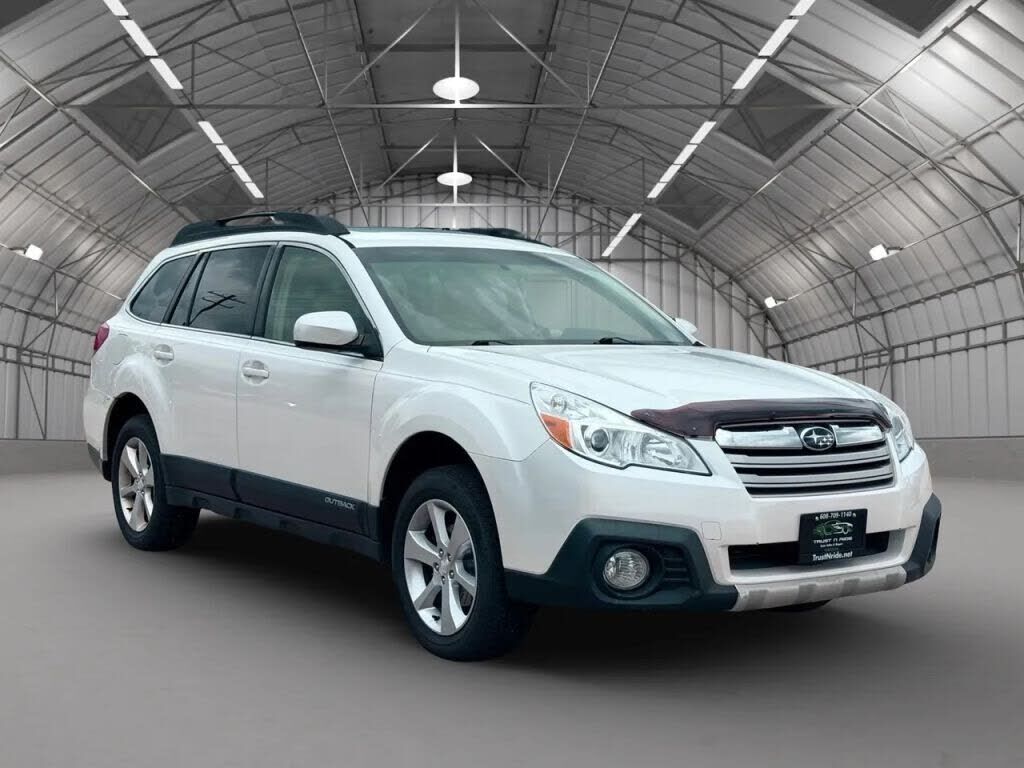 2014 SUBARU Outback