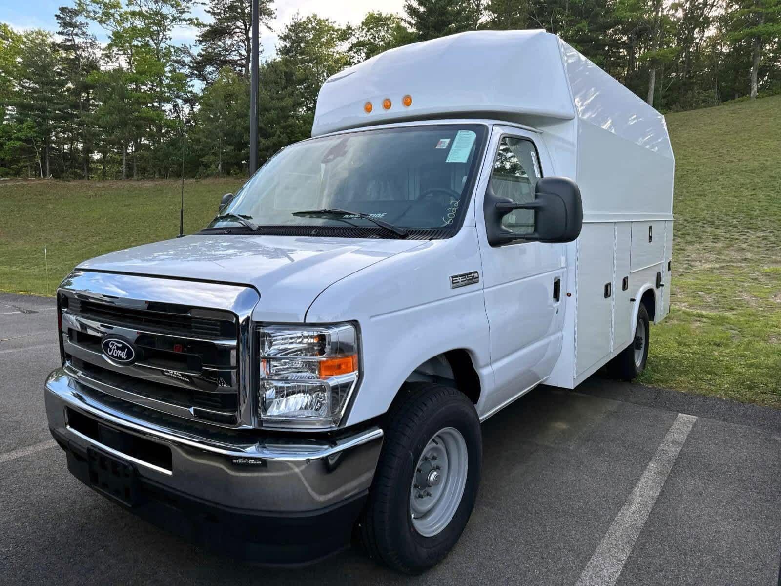 2026 FORD E-350