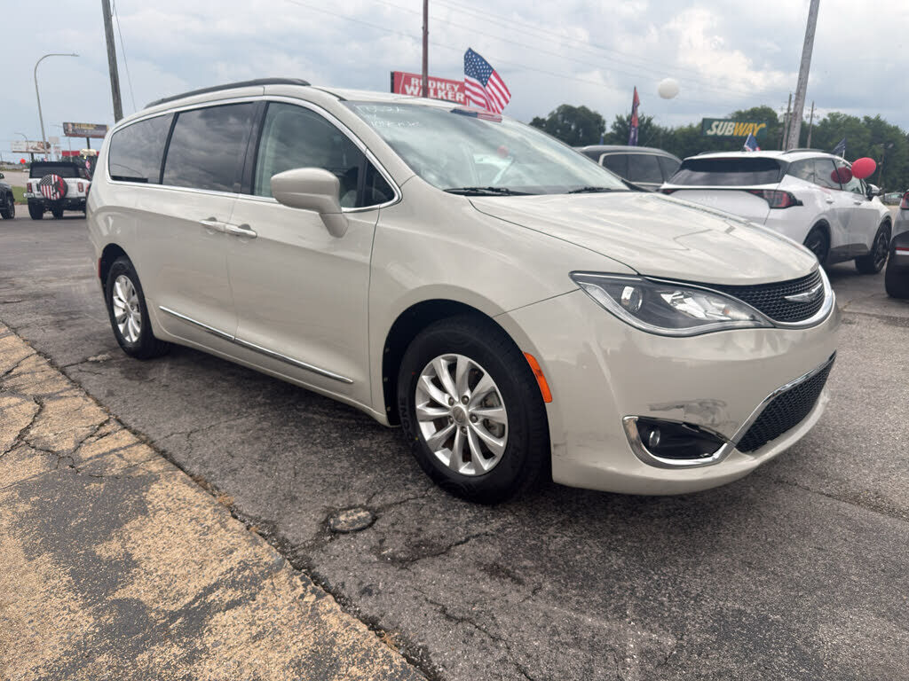 2017 CHRYSLER Pacifica