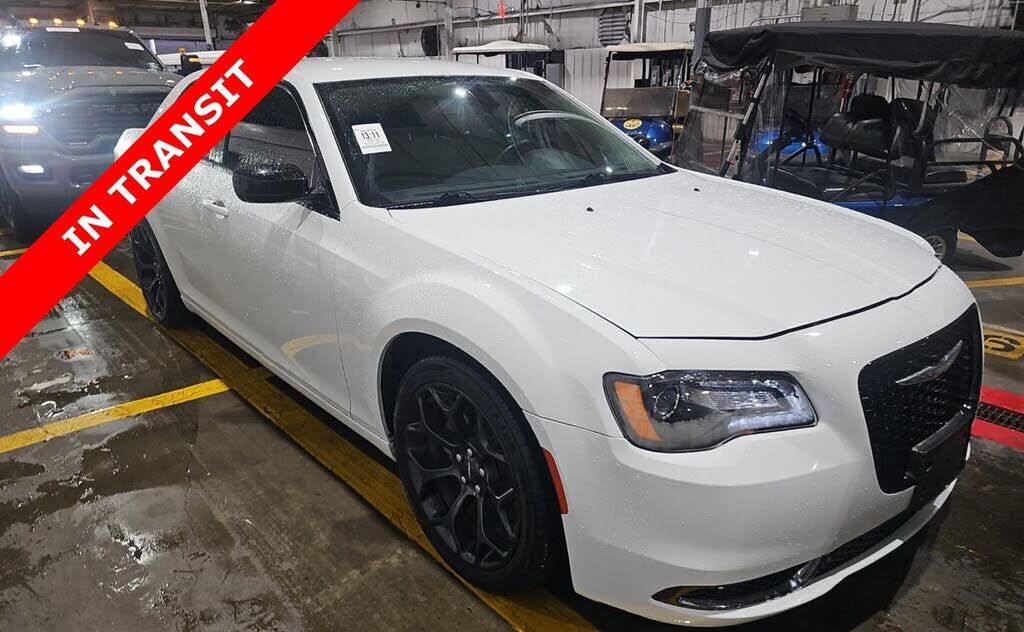 2019 CHRYSLER 300