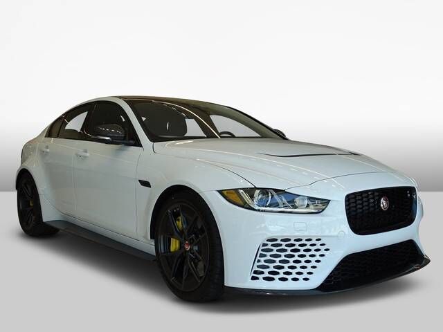 2019 JAGUAR XE