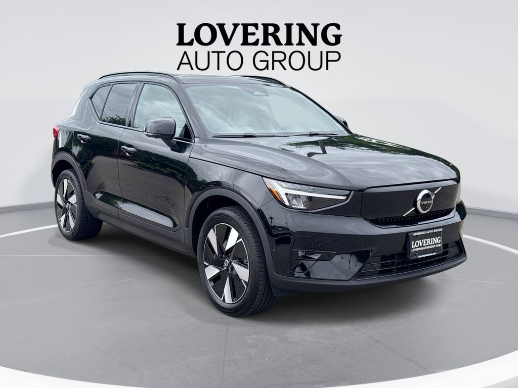 2026 VOLVO EX40