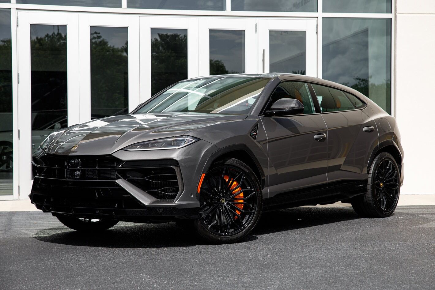 2026 LAMBORGHINI URUS