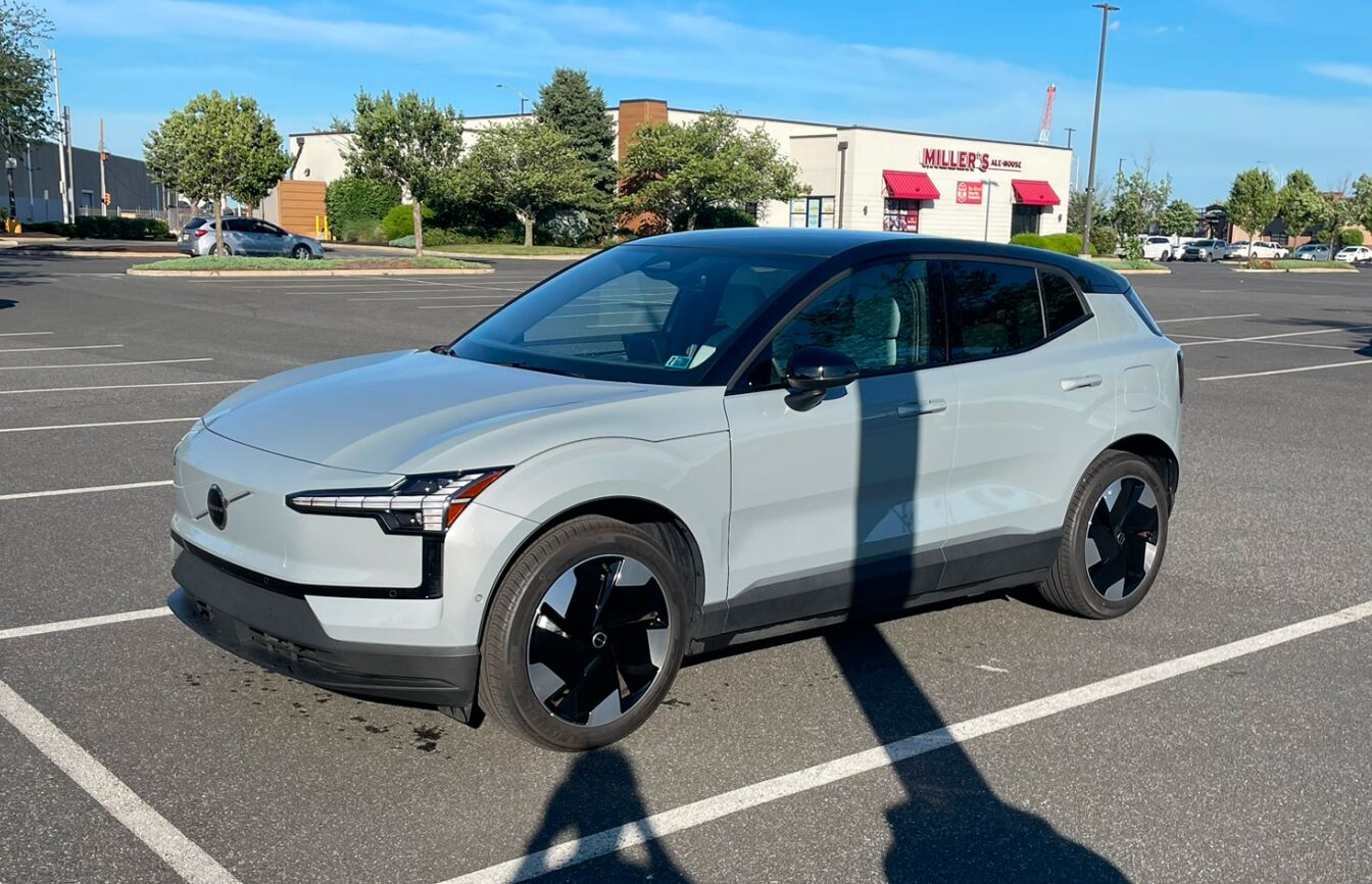 2025 VOLVO EX30