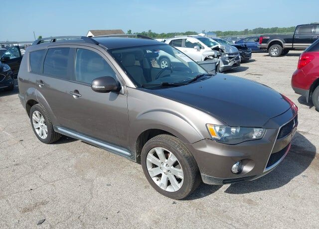 2013 MITSUBISHI Outlander