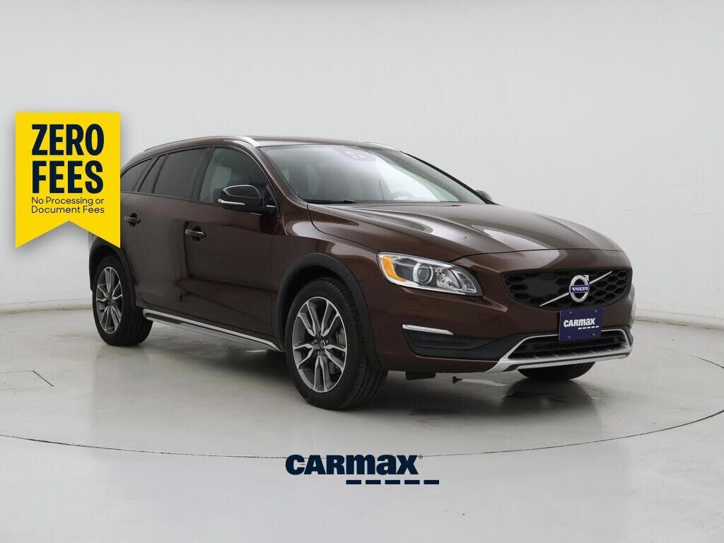 2017 VOLVO V60CC