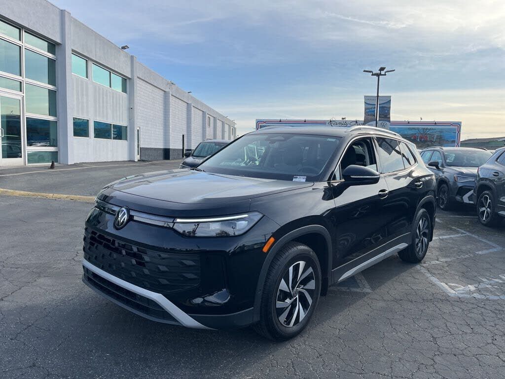 2025 VOLKSWAGEN Tiguan