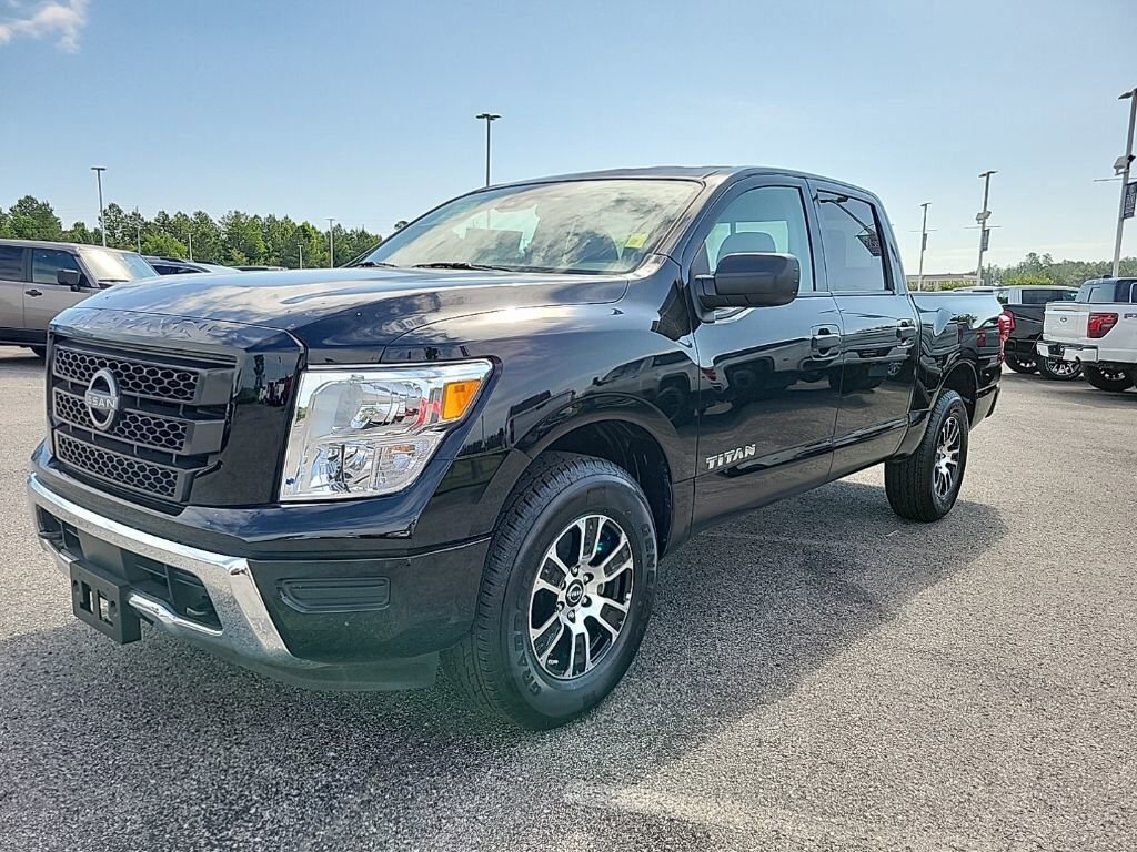 2024 NISSAN Titan