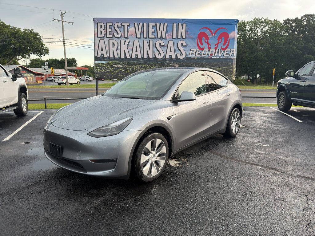 2024 TESLA Model Y