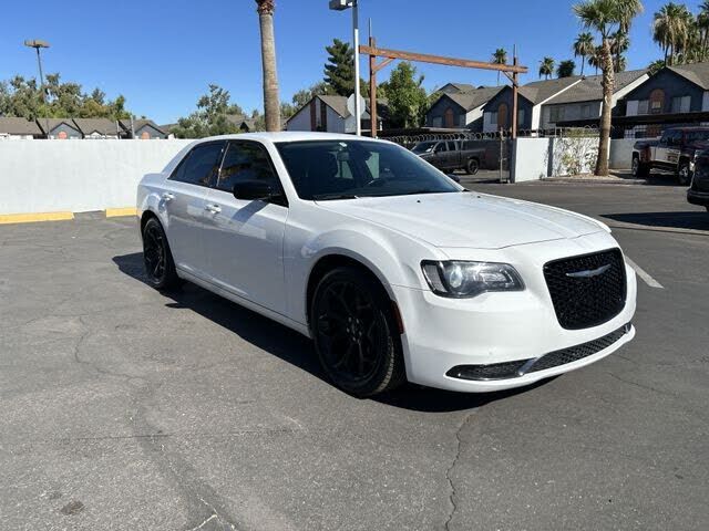 2019 CHRYSLER 300