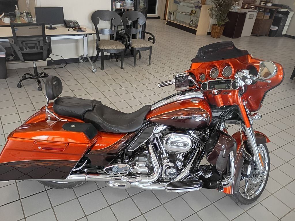 2012 HARLEY DAVIDSON CVO Street Glide
