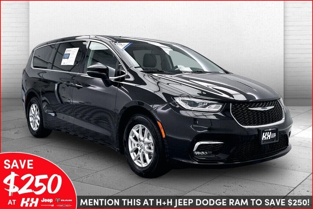 2023 CHRYSLER Pacifica