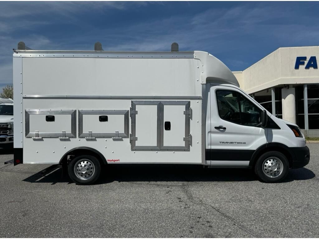 2023 FORD Transit