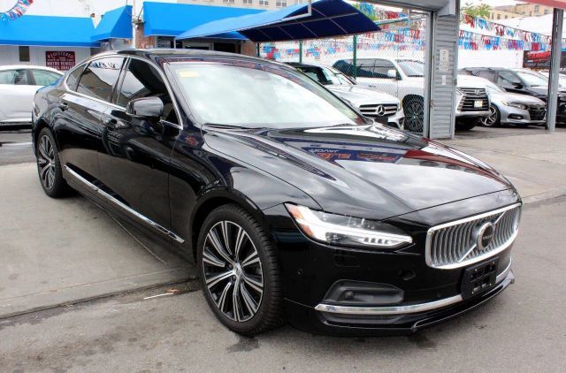 2023 VOLVO S90