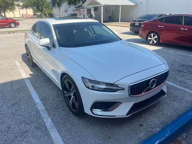 2022 VOLVO S60