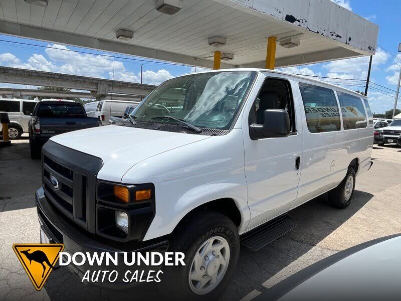 2013 FORD E-350
