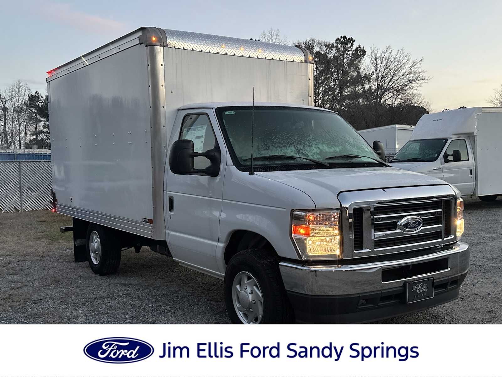 2025 FORD E-350