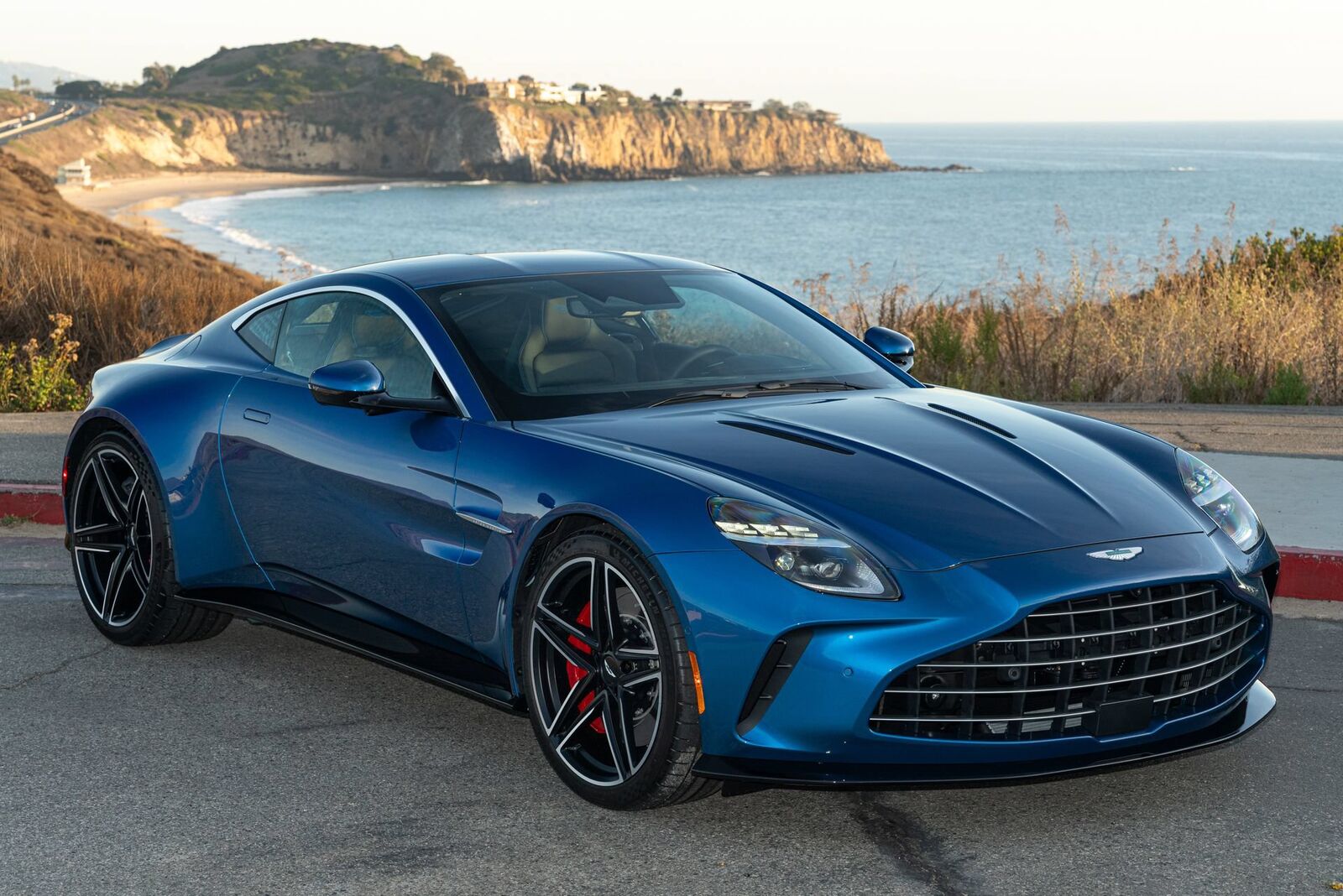 2025 ASTON MARTIN Vantage