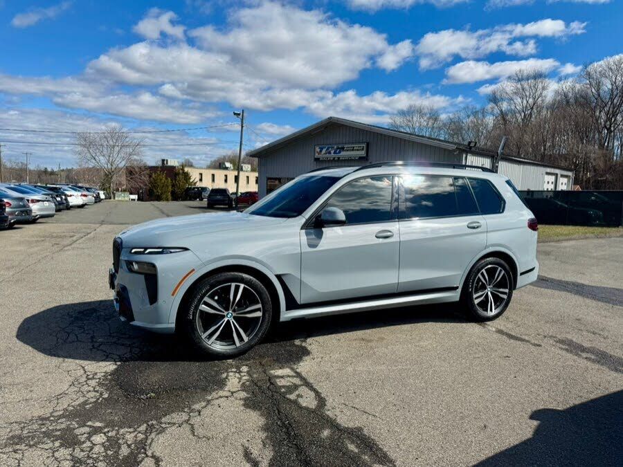 2025 BMW X7