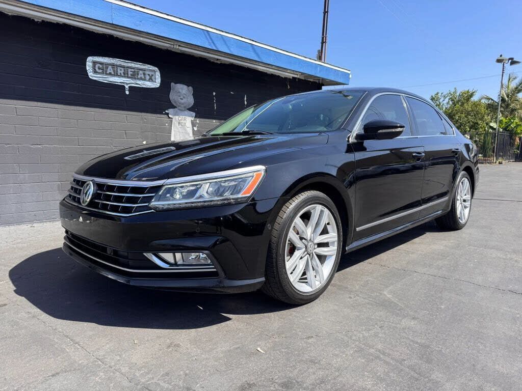 2016 VOLKSWAGEN Passat