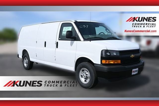 2026 CHEVROLET Express
