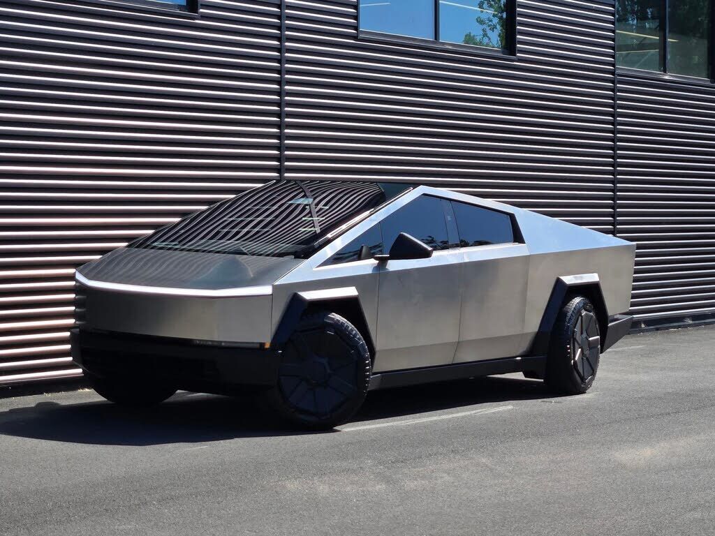 2024 TESLA Cybertruck