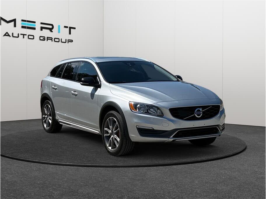 2015 VOLVO V60