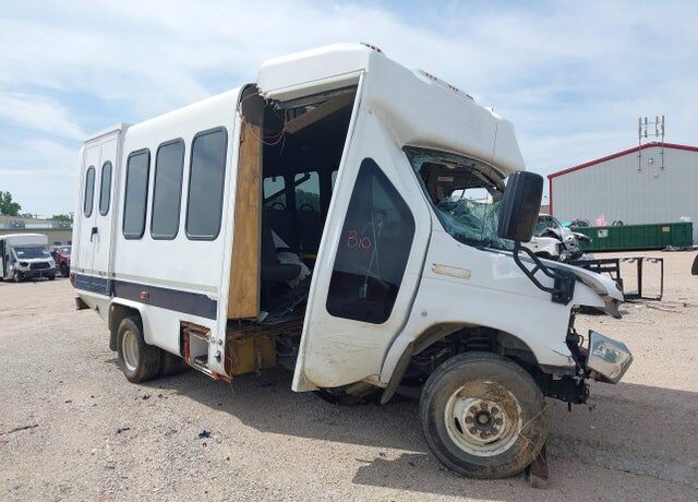 2019 FORD E-450