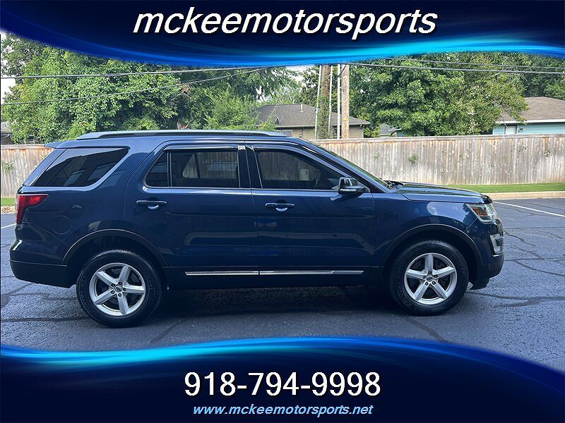 2017 FORD Explorer