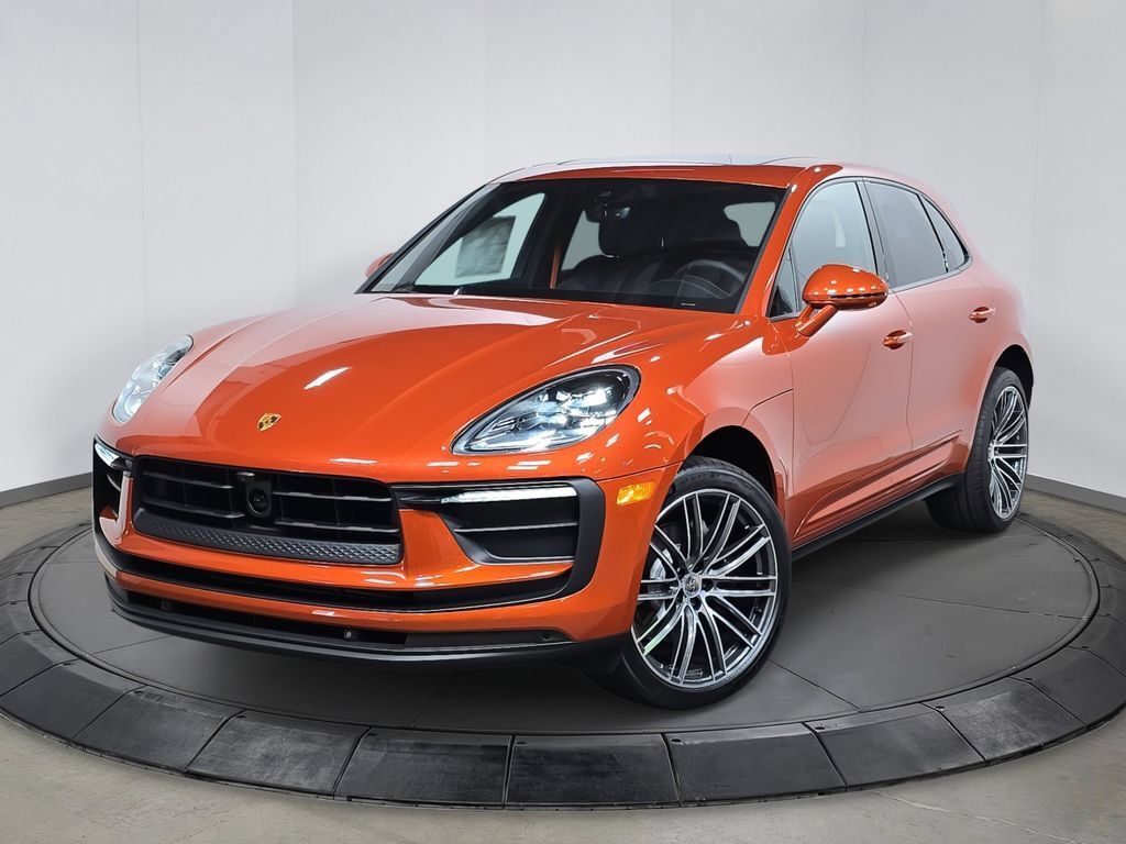 2025 PORSCHE Macan