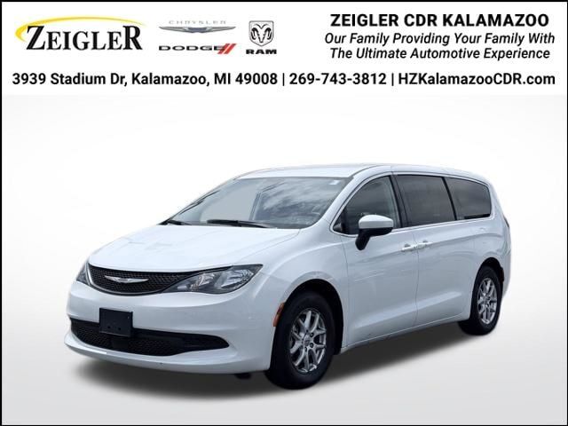 2023 CHRYSLER Voyager