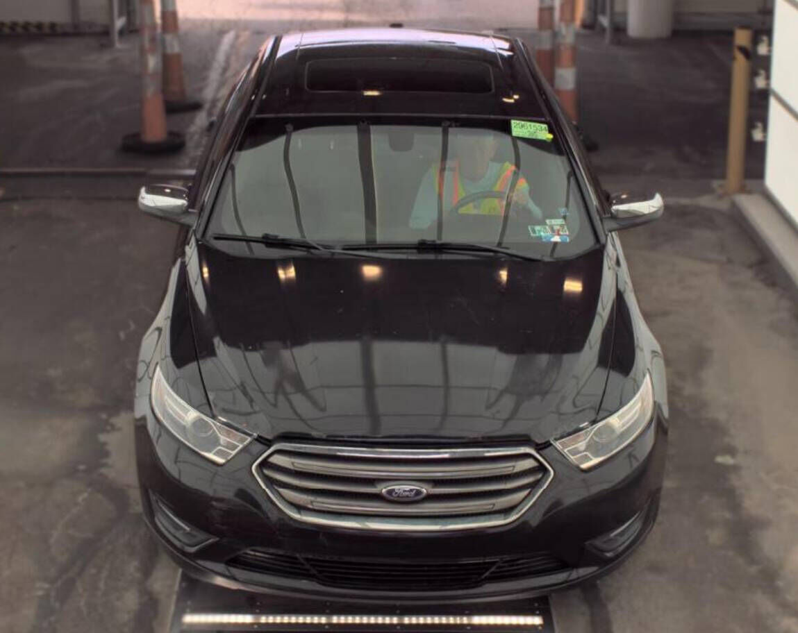 2013 FORD Taurus