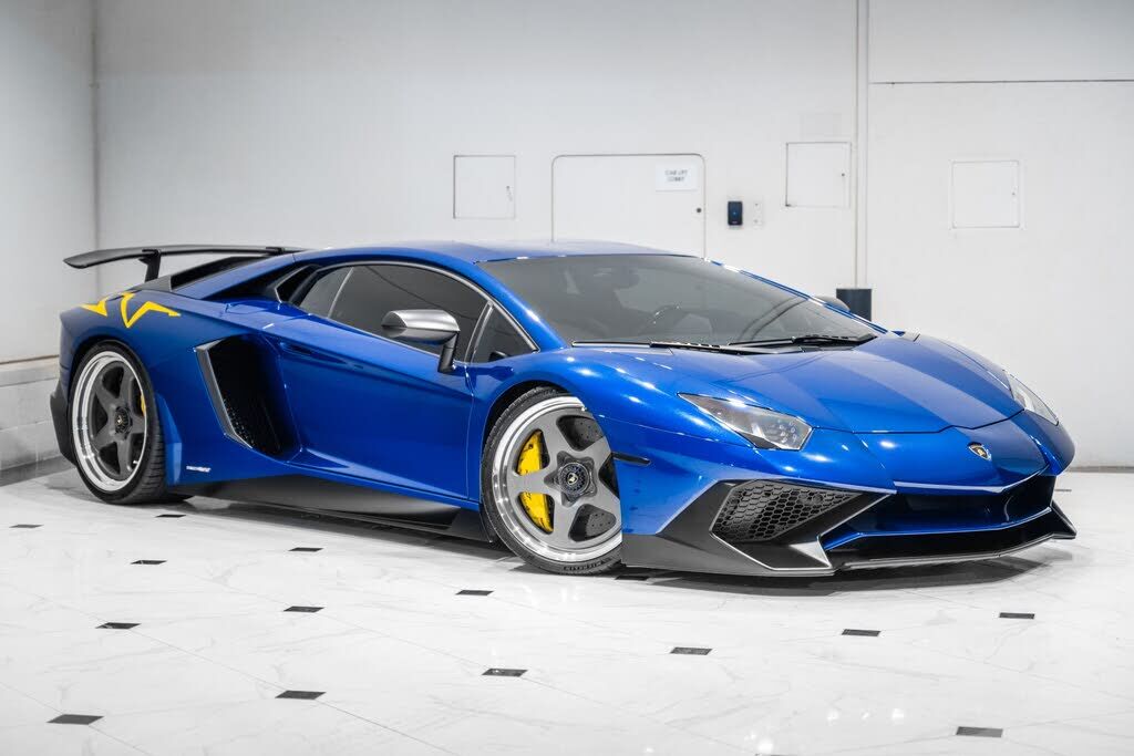 2016 LAMBORGHINI Aventador