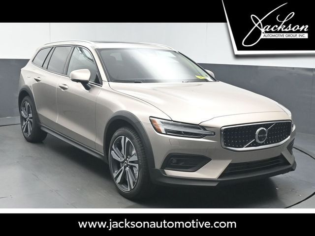2026 VOLVO V60CC