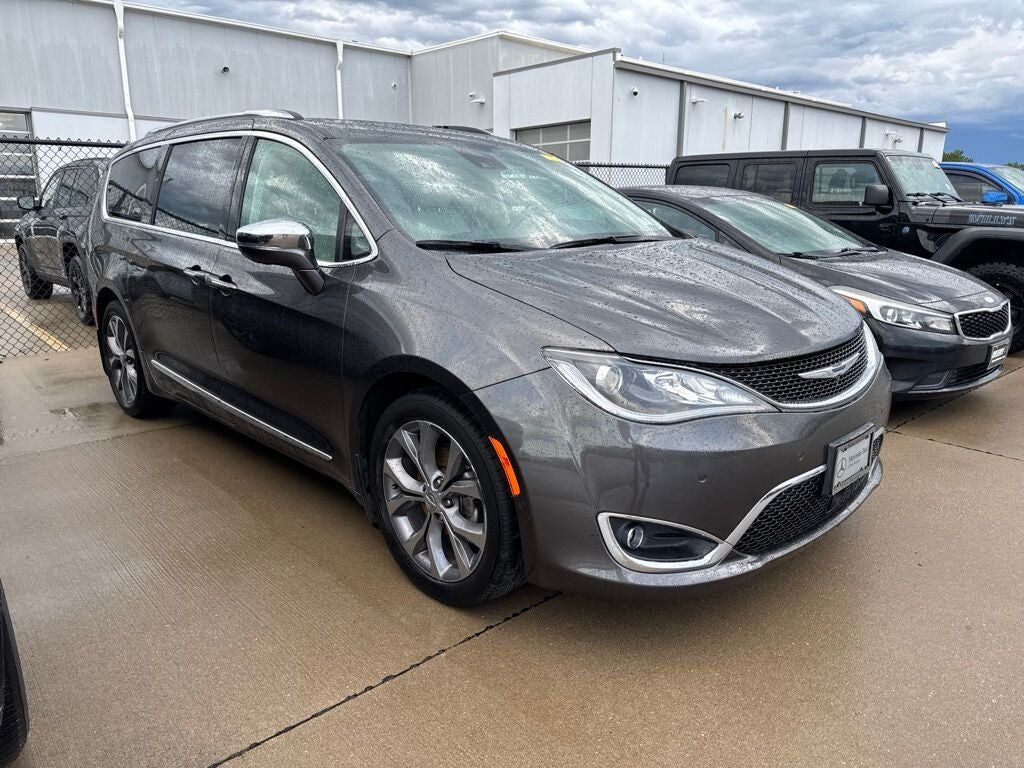 2019 CHRYSLER Pacifica