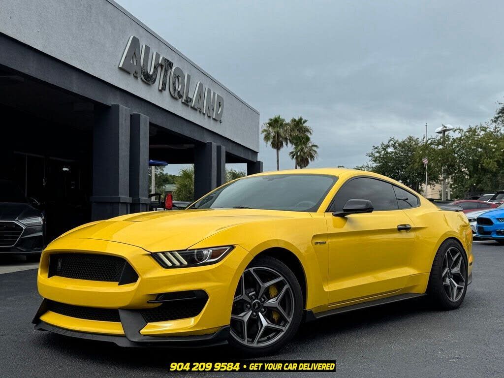 2017 FORD Mustang