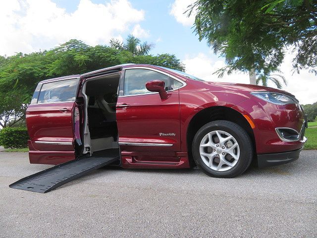 2020 CHRYSLER Pacifica