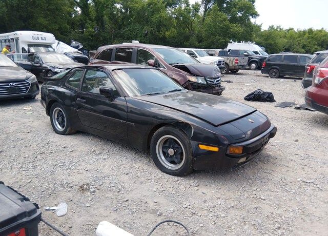 1985 PORSCHE 944