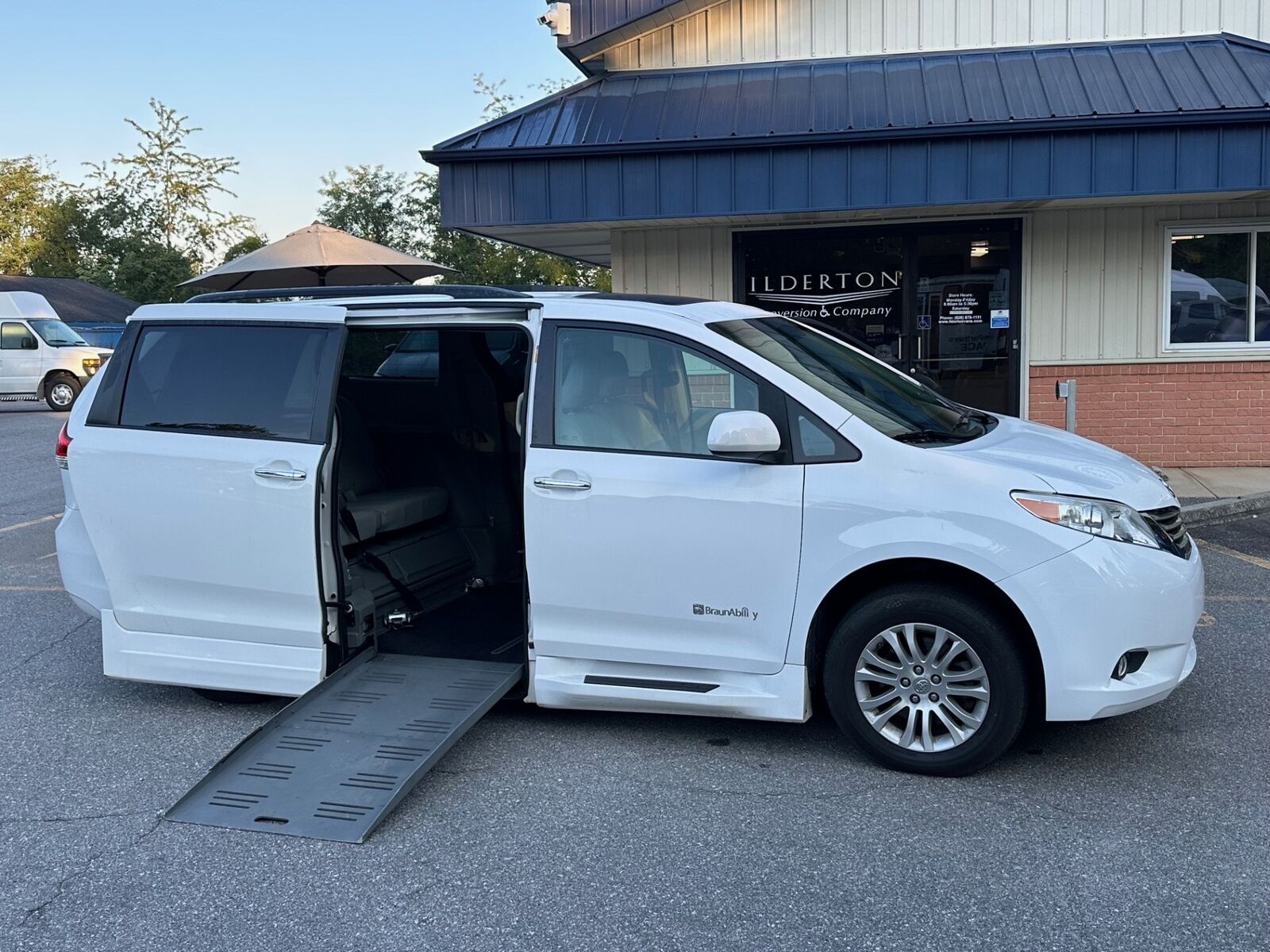 2013 TOYOTA Sienna