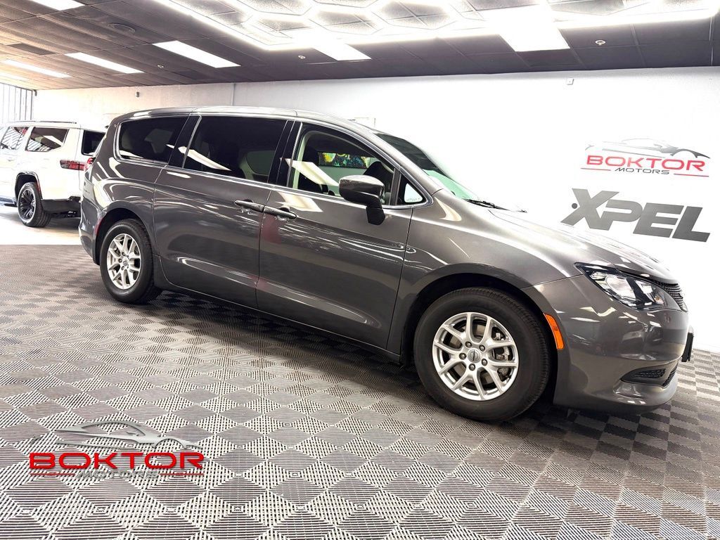 2023 CHRYSLER Voyager