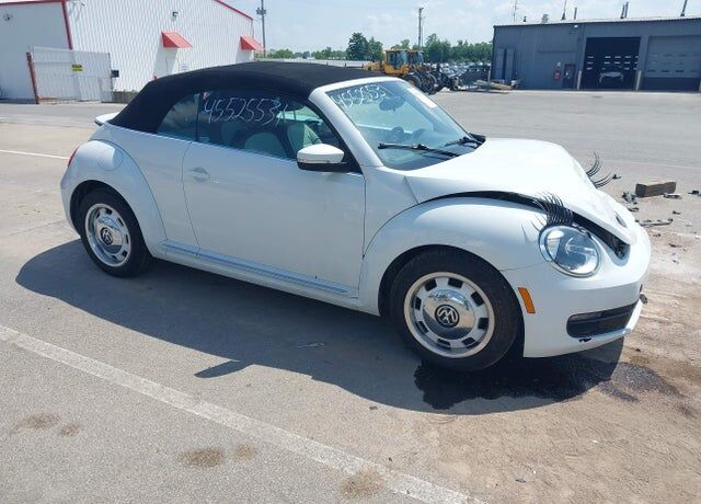 2015 VOLKSWAGEN Beetle