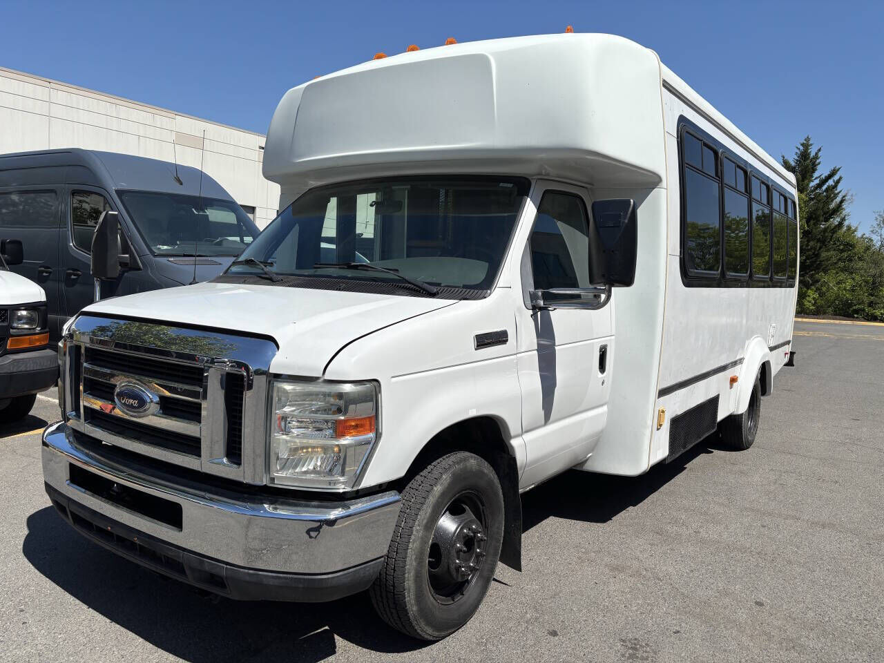 2008 FORD E-450
