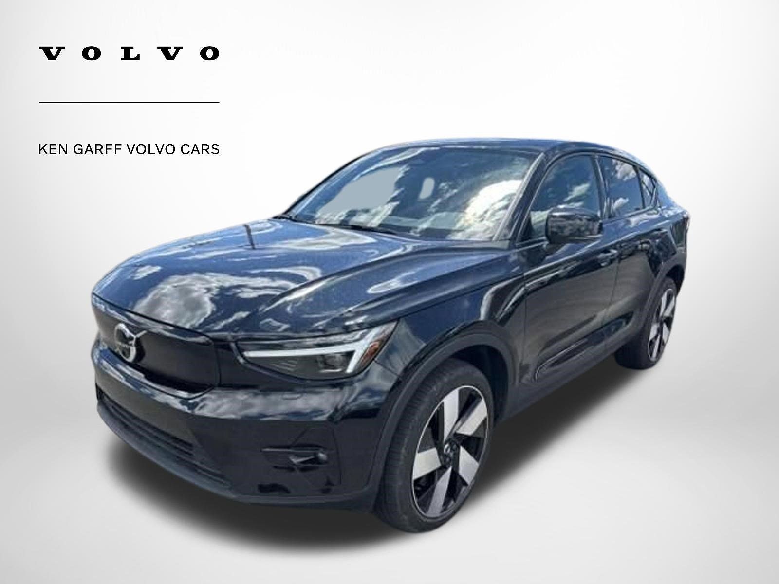 2023 VOLVO C40