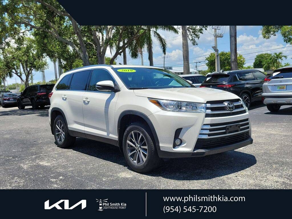 2019 TOYOTA Highlander