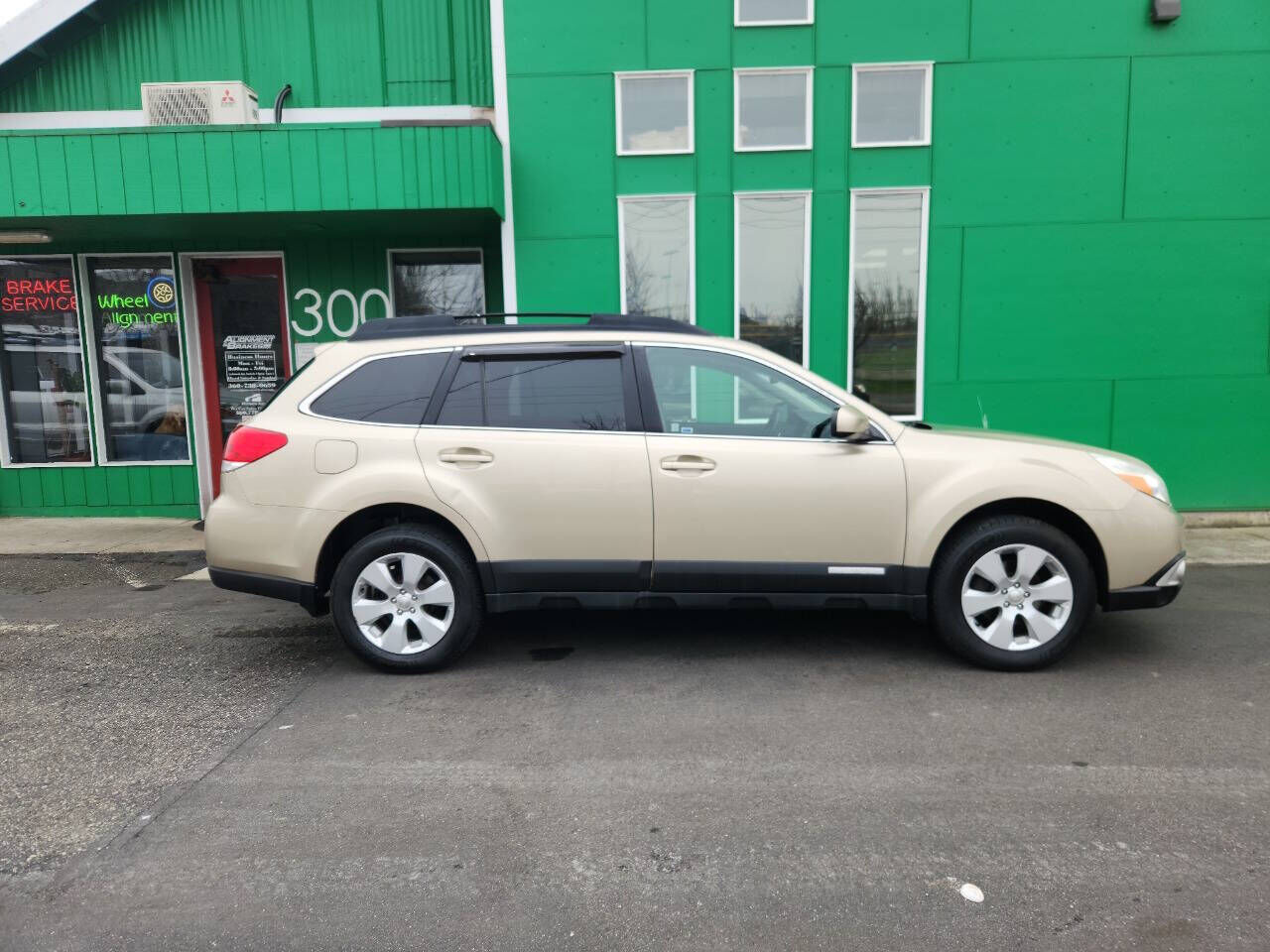 2010 SUBARU Outback
