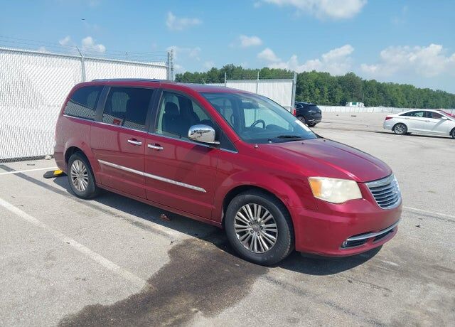 2012 CHRYSLER Town and Country